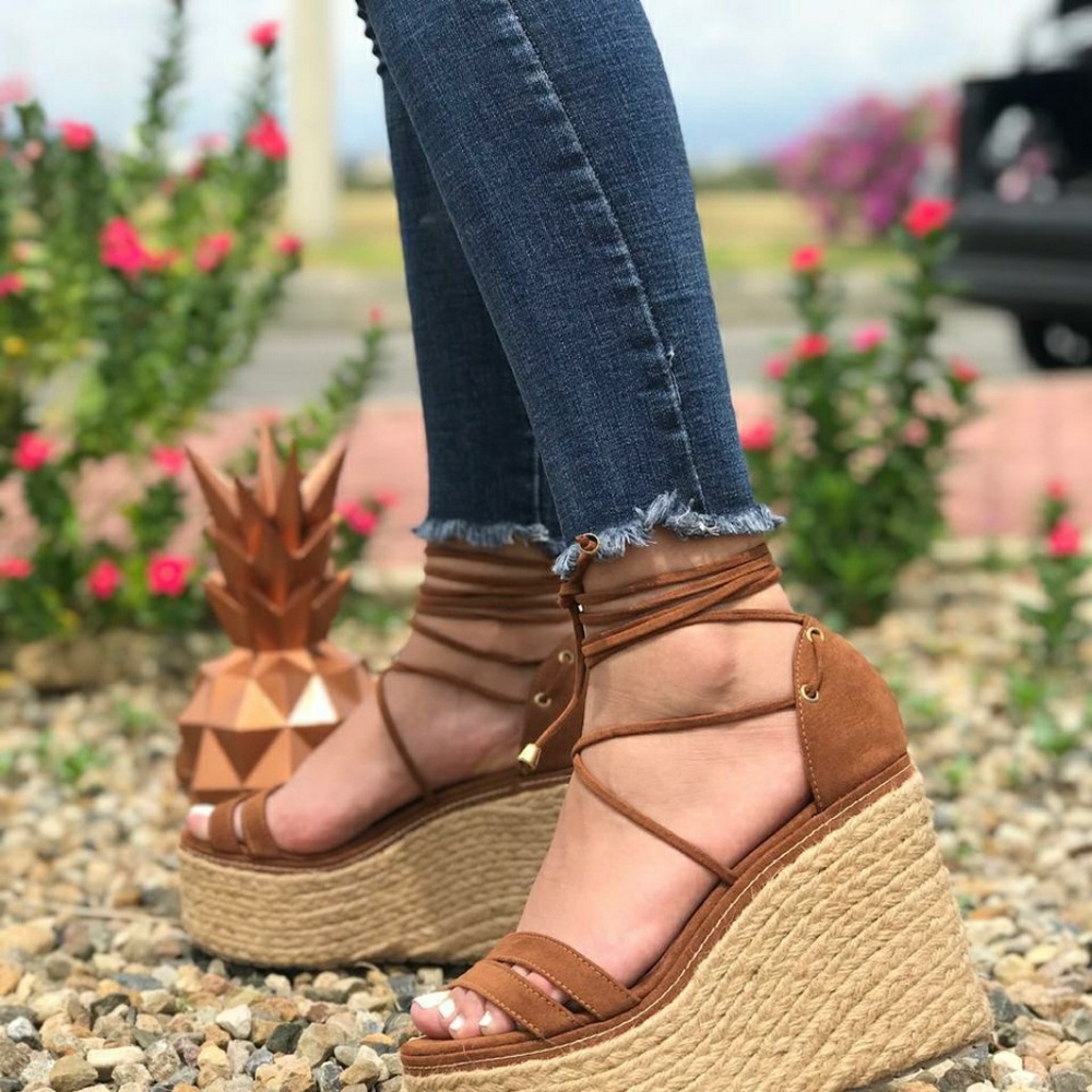 Women's platform - Picture 2 of 3